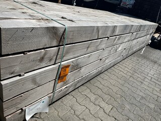 Ca. 21x Douglas Balken Fijnbezaagd, 150x150mm, lengte 500cm